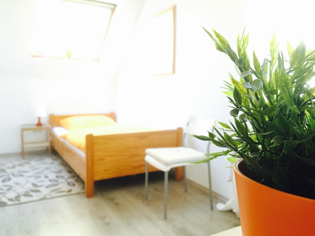 Rael-Boardinghouse Hotell Bielefeld Rum bild